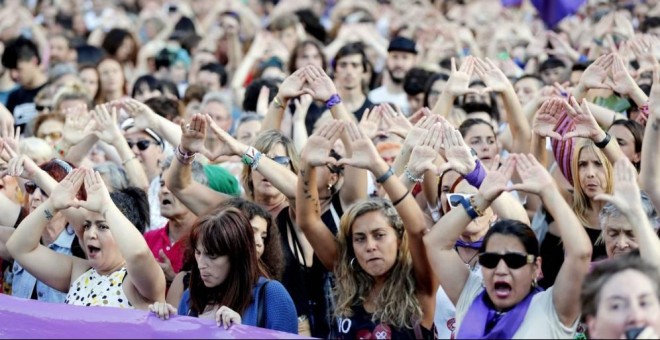 Imagen de archivo de una protesta por la agresión sexual grupal a una joven de 18 años en Bilbao. EFE