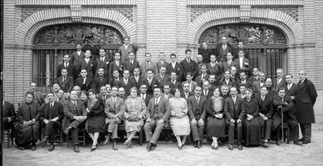 Trabajadores de la Imprenta de Madrid en una foto de 1928.