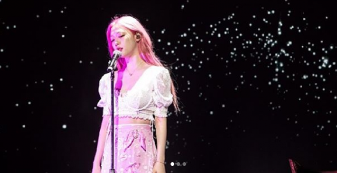 14/10/2019 - NLa cantantante de K-pop Sulli durante un concierto. / INSTAGRAM