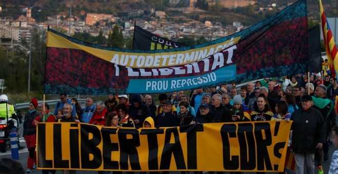 16/10/2019.- Independentistas inician desde Berga una de las 'marchas por la libertad', movilizaciones de protesta contra las condenas a los líderes del 'procés'. / EFE