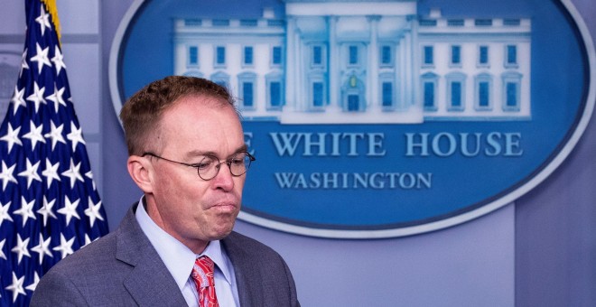 17/10/2019.- El jefe de gabinete interino de la Casa Blanca, Mick Mulvaney, llega para celebrar una conferencia de prensa en White House, en Washington, DC, EE. UU., EE. UU. / EPA / MICHAEL REYNOLDS