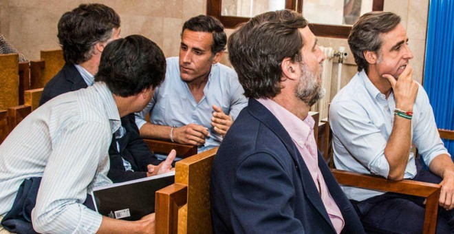 Momento del juicio por el caso 'Nueva Rumasa' en la Audiencia de Palma a los hermanos Zoilo, José María, Javier, Alfonso, Pablo y Álvaro Ruiz-Mateos. EFE