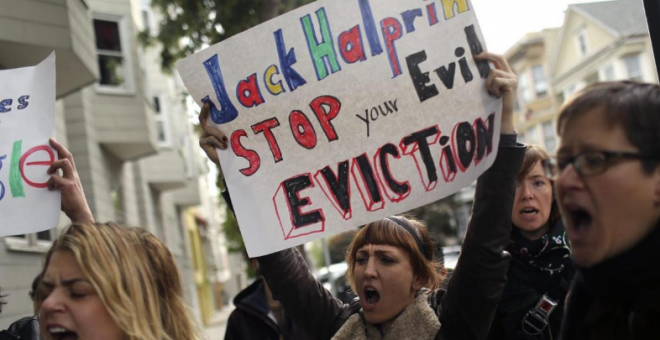 Manifestantes contra los desahucios en San Francisco./ Reuters