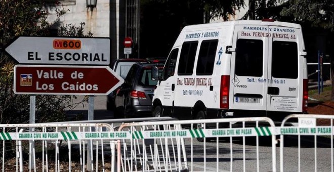 21/10/2019.- La entrada al Valle de los Caídos, en San Lorenzo del Escorial, (Madrid) de donde El dictador español Francisco Franco será exhumado y trasladado el jueves 24 de octubre. EFE/ Mariscal