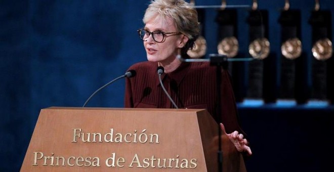 18/10/2019.- La escritora Siri Hustvedt, Premio de las Letras en la ceremonia de entrega de los Premios Princesa de Asturias 2019. EFE/Alberto Morante