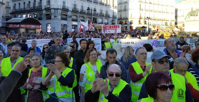 Muchos de los concentrados en la Puerta del Sol eran jubilados en defensa de las pensiones públicas.