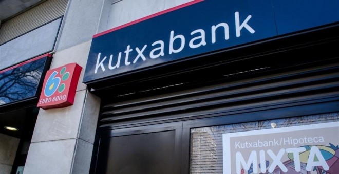 Fotografía de archivo de una sucursal del banco Kutxabank - EUROPA PRESS