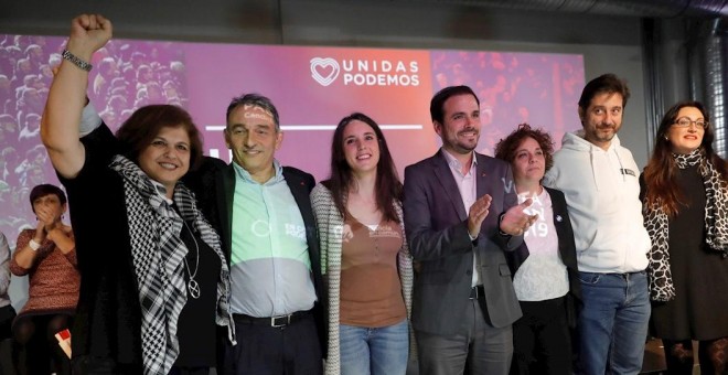 31/10/2019La portavoz parlamentaria de Unidas Podemos, Irene Montero, y el coordinador federal de IU y candidato al Congreso por Málaga, Alberto Garzón (c), entre otros, durante el acto de inicio de campaña que el partido celebra hoy jueves en Madrid. EFE