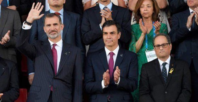 El rey Felipe VI, Pedro Sánchez y Quim torra en la inauguración de los Juegos Mediterráneos de 2018, en Tarragona.