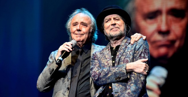 03/11/2019.- Joaquín Sabina y Joan Manuel Serrat durante su segundo de la gira “No hay dos sin tres”, en el estadio Movistar Arena en Buenos Aires (Argentina). EFE/Fabián Mattiazzi