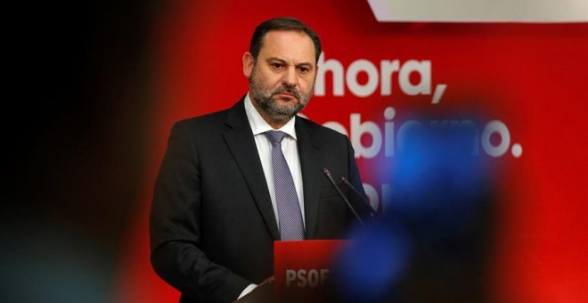 El Secretario de Organización del PSOE y ministro de Fomento en funciones José Luis Ábalos, durante la rueda de prensa esta mañana en la sede de Ferraz en Madrid. /EFE