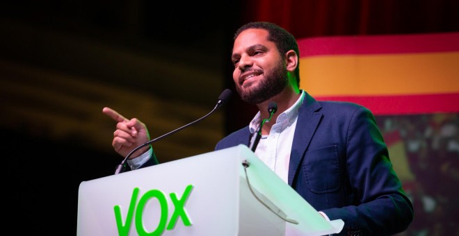 Ignacio Garriga, diputat al Congrés de Vox per Barcelona, al míting que la formació ultradretana va fer a l'Hospitalet de Llobregat. EUROPA PRESS / DAVID ZORRAKINO