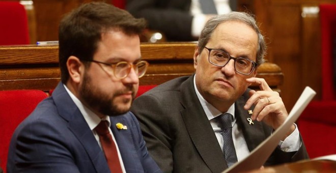 Pere Aragonès i Quim Torra al ple del Parlament. EFE / QUIQUE GARCÍA.