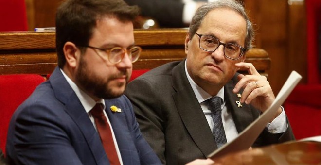 Pere Aragonès i Quim Torra al ple del Parlament. EFE / QUIQUE GARCÍA.