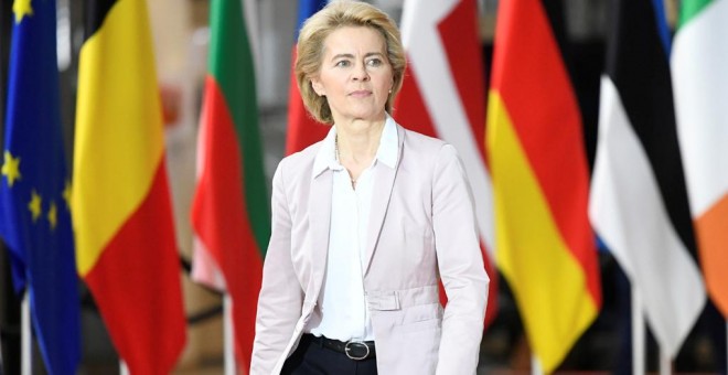 La futura presidenta de la Comisión Europea, la alemana Ursula von der Leyen, a su llegada a la última Cumbre de la Unión Europea en Bruselas. REUTERS/Piroschka van de Wouw