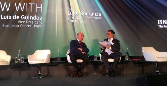 El vicepresidente del BCE, Luis de Guindos, durante su intercención en una conferencia bancaria de BNP Paribas, en Londres. REUTERS/Marc Jones