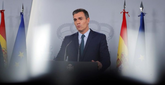 El presidente del Gobierno en funciones y líder del PSOE, Pedro Sánchez, durante la rueda de prensa conjunta con el presidente electo del Consejo de Europa, Charles Michel, en el Palacio de la Moncloa. REUTERS/Susana Vera