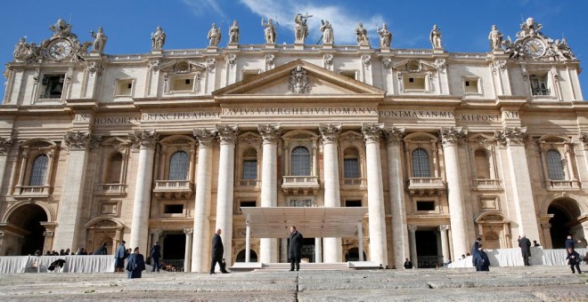 Basílica de San Pedro, en el Vaticano. REUTERS/Remo Casilli