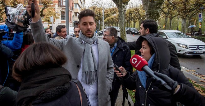 El acusado del 'Caso Arandina' Victor Rodríguez a su llegada este jueves a la Audiencia Provincial de Burgos. EFE