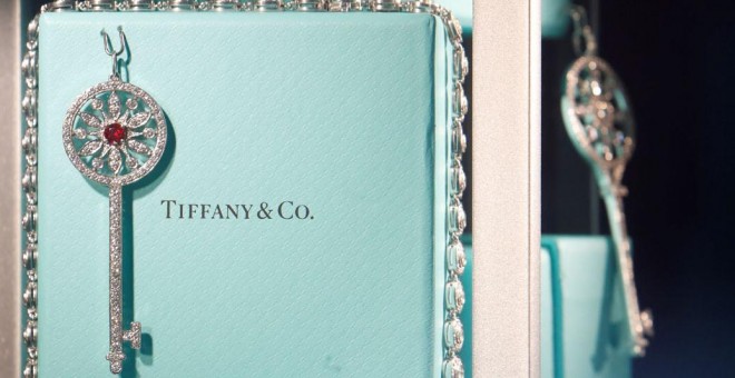 Joyas de Tiffany & Co., en una de sus tiendas en París. REUTERS/Gonzalo Fuentes