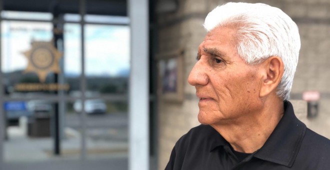 Tony Estrada, alguacil del condado de Santa Cruz en Nogales (Arizona), es un ferviente opositor a la política migratoria de Donald Trump. / Aitana Vargas