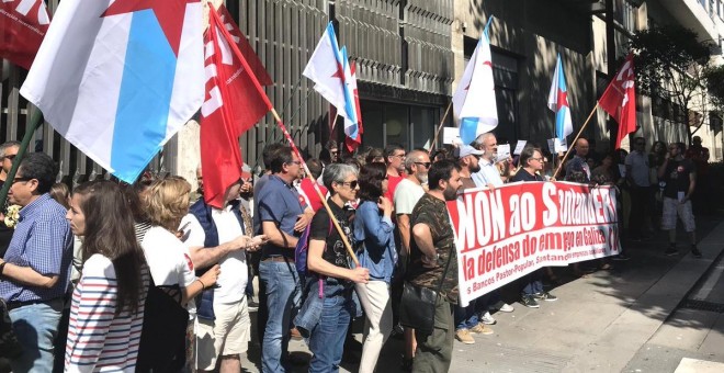 Maniestación en A Coruña contra el ERE del Banco Santander.  E.P.