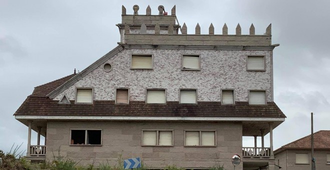 Casa de Pazo Ribadumia. /Canibalismo urbanístico e maltrato da paisaxe