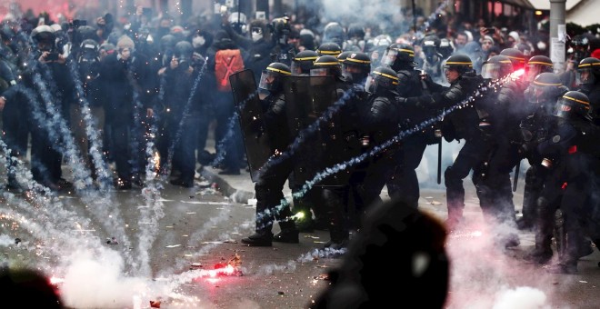 12/05/2019.-  Manifestación contra las reformas de pensiones París, Francia. EFE / IAN LANGSDON