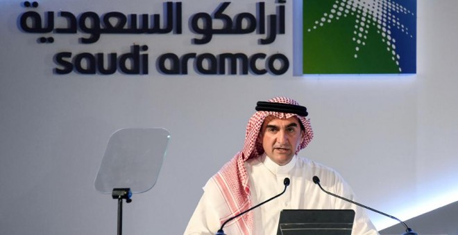 El presidente de Saudi Aramco, Yasir Al-Rumayyan, en la rueda de prensa en la que se presentó la salida a bolsa de la petrolera. E.P./Saudi Press Agency