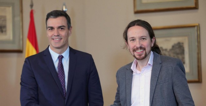 El presidente del Gobierno en funciones, Pedro Sánchez y el líder de Podemos tras las elecciones del 10N. EUROPA PRESS
