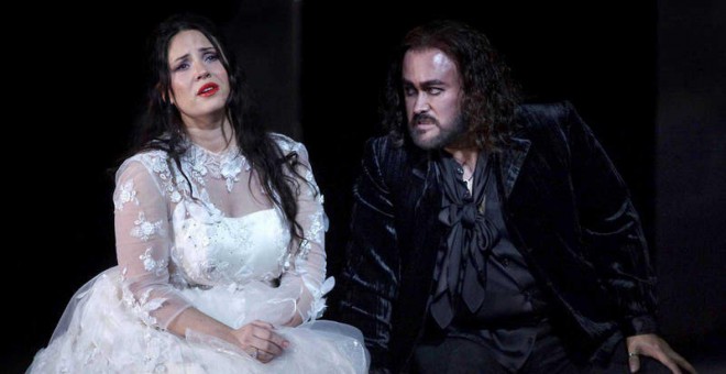 El tenor mexicano Javier Camarena y la soprano Sonya Yoncheva durante la representación de 'il Pirata' de Bellini en el Teatro Real de Madrid. – Javier del Real / EFE