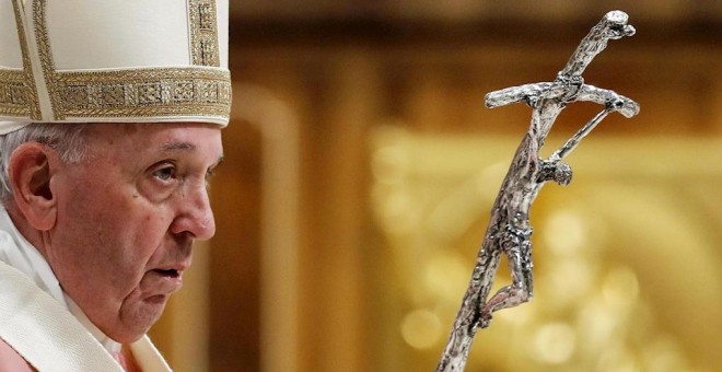 15/12/2019.- El papa Francisco oficia una misa en la Basílica de San Pedro. / EFE