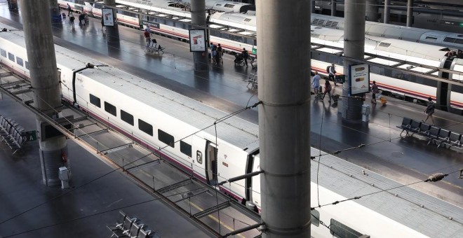 Vista de trenes en la estación de tren Puerta de Atocha de Madrid. EUROPA PRESS