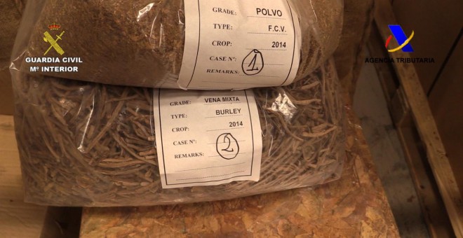 Tolenadas de tabaco de contrabando en una aprehensión realizada en España. / Guardia Civil