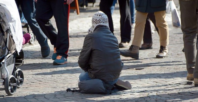 La pobreza ya afecta a uno de cada cinco españoles, a los que la precariedad y los bajos salarios no dejan llegar a fin de mes.| PxFuel (CCO)