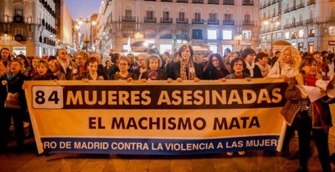 Manifestación en recuerdo a las mujeres víctimas de violencia de género en la Puerta del Sol, Madrid (España), a 25 de octubre de 2019.