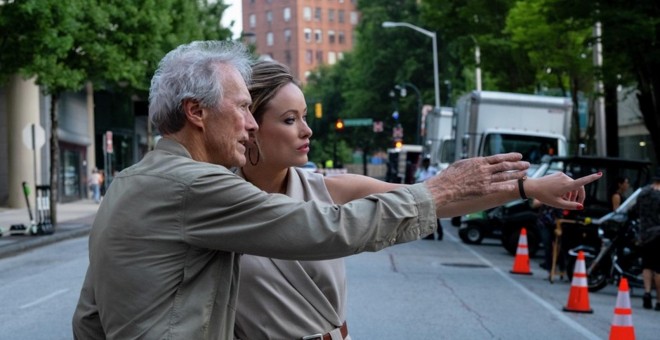 Clint Eastwood con Olivia Wilde, en el rodaje de la película