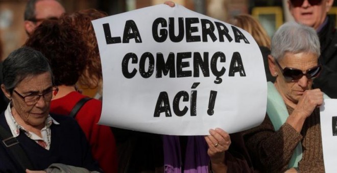 Una de las protestas contra la llegada del barco saudí al puerto de Sagunto (Valencia) el pasado 10 de diciembre. EFE