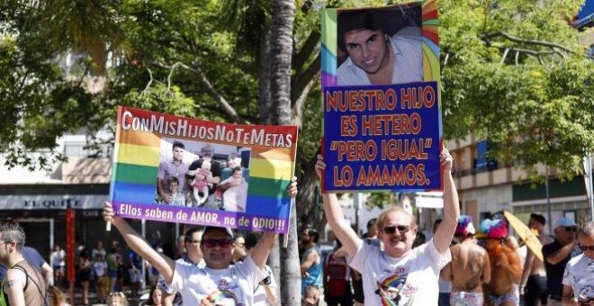 Manifestación del Orgullo LGTBI por las calles del municipio de malagueño de Torremolinos. EUROPA PRESS/Álex Zea