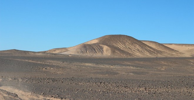 Montaña en el desierto del Sáhara Occidental. JOSE CARMONA