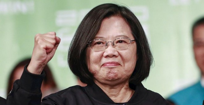 11/01/2020.- La mandataria de Taiwán, Tsai Ing-wen, celebra su aplastante victoria en las elecciones presidenciales.- EFE/How Hwee Young