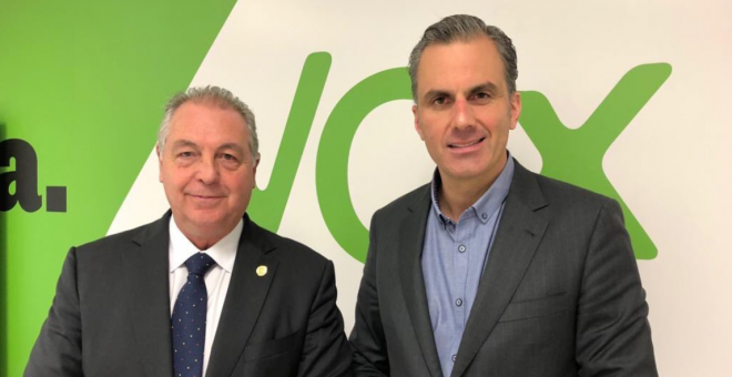 16/04/2019 - Jesús Delgado, líder de Vox Melilla junto al portavoz de Vox en el Ayuntamiento de Madrid, Javier Ortega Smith. / TWITTER