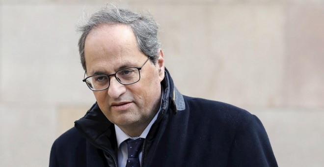 15/01/2020.- El presidente de la Generalitat, Quim Torra, se dirige a la reunión semanal del Govern, celebrada este miércoles a la espera de que se concrete la fecha de la reunión entre el presidente del Gobierno, Pedro Sánchez, y él, a quien la Mesa del