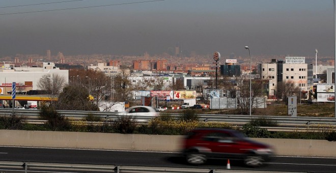 Capa de contaminación sobre la ciudad de Madrid vista desde la localidad de Getafe. - EFE