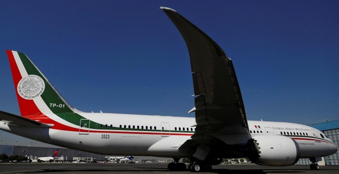 El avión fue comprado durante el gobierno de Felipe Calderón (2006-2012) y utilizado también por Enrique Peña Nieto (2012-2018), los dos antecesores inmediatos de López Obrador.
