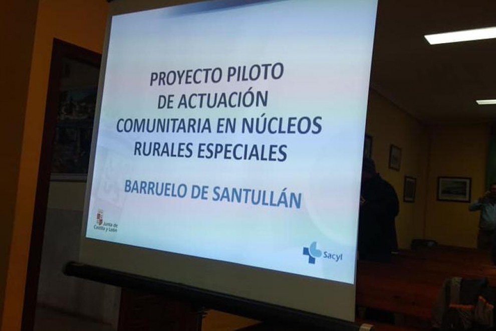 Presentación de la Consejería de Sanidad sobre el proyecto piloto que quieren impulsar en Barruelo de Santullán./ Plataforma por la Recuperación de las Guardias Médicas