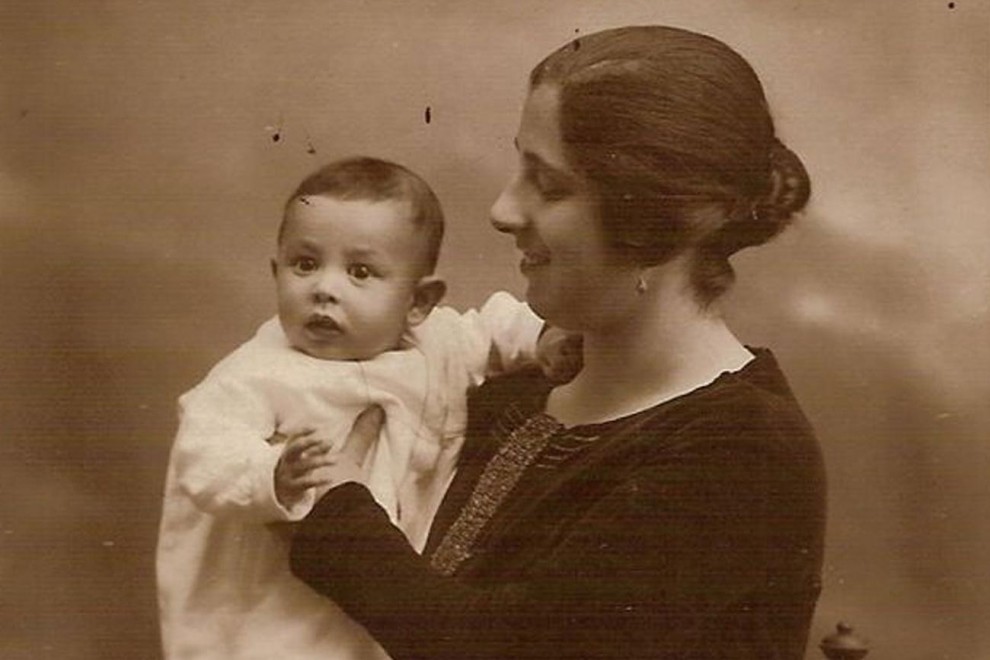 Urania Mella y su hijo, Raúl Solleiro Mella. / NOMES E VOCES