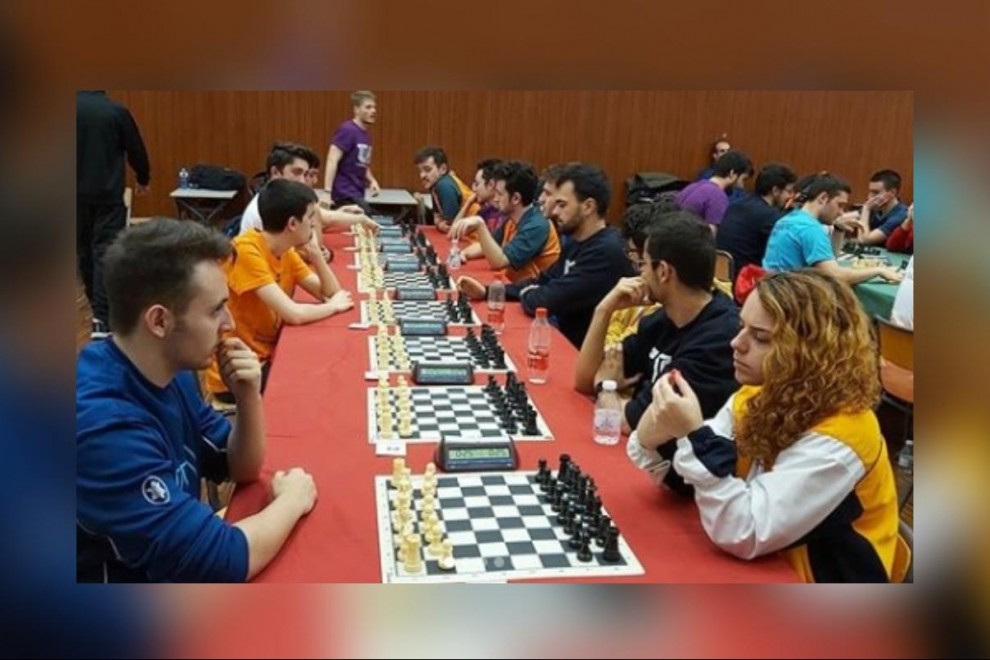 Marta García en una de las rondas del torneo celebrado en la Universitat d'Alacant. | Instagram: @ajedrezsefuv