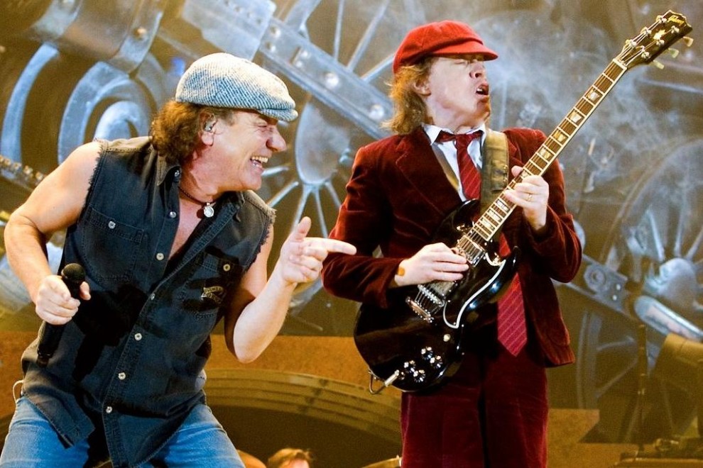 El cantante Brian Jhonson tuvo que dejar AC/DC por su sordera. / REUTERS