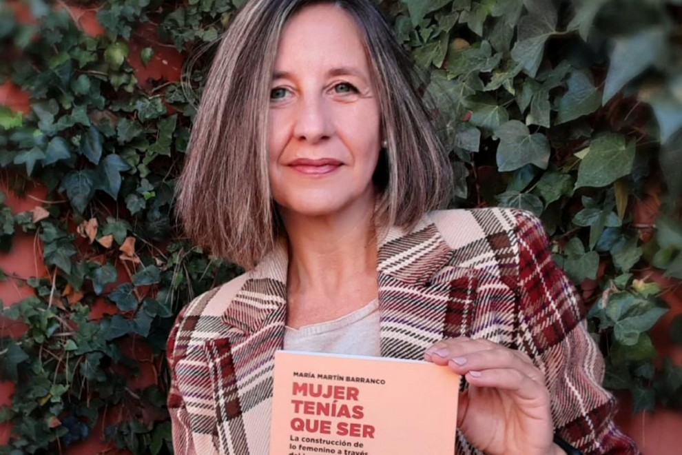 Imagen de la autora de 'Mujer tenías que ser', María Martín Barranco